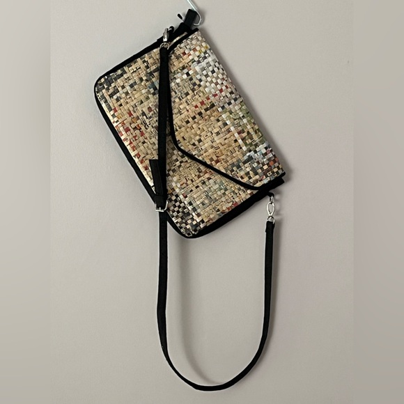 Unique Recycled Newspaper Messenger Bag Hand Woven Lined Laptop Sleeve Unisex - Picture 3 of 16